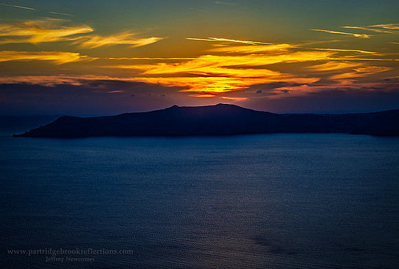 240919sunsetOverThirasiaImerovigiliSantoriniGr