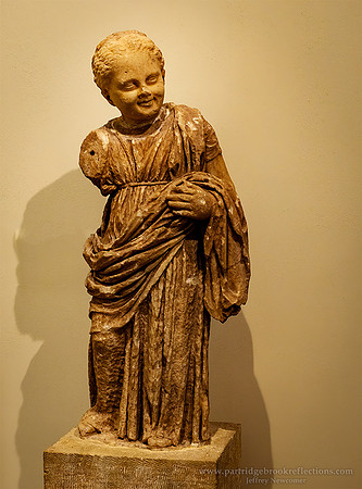 240908SmilingGirl#rdCenturyBCDrlphiMuseumGr