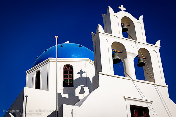 240916ChurchOfTheHolyCrossOiaSantoriniGr