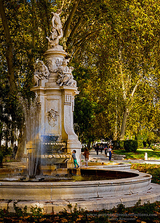 251022PaseoDelPradoFountainMadridSp