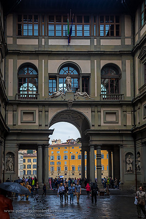 171001UffiziCourtyardFlorenceItaly