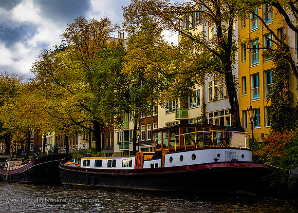 231021AutumnCanalAmsterdamNe