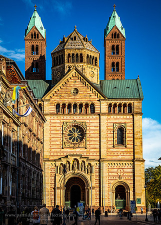 231027CathedralLightSpeyerDe