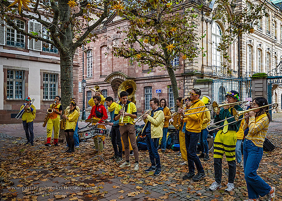 231028StreetMusicStrasbourgFrance