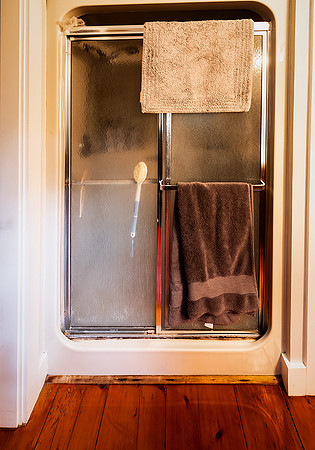 260529ShowerDoorSpoffordNH