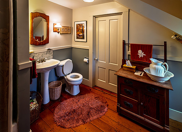 LargeBathRoomSpoffford