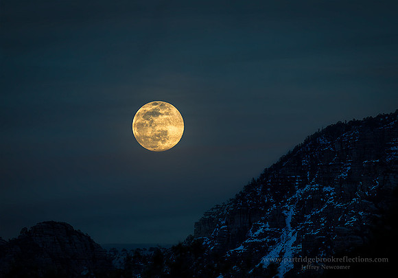230306MoonriseSedonaAz