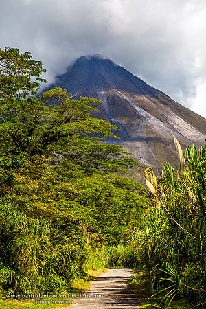 160122ArenalVolcanoPathCostaRica