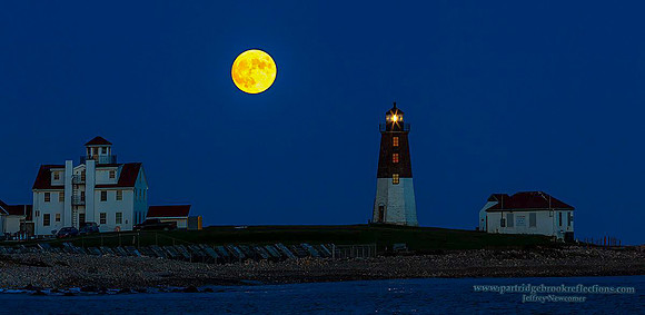 151024PointJudithMoonPointJudithRI
