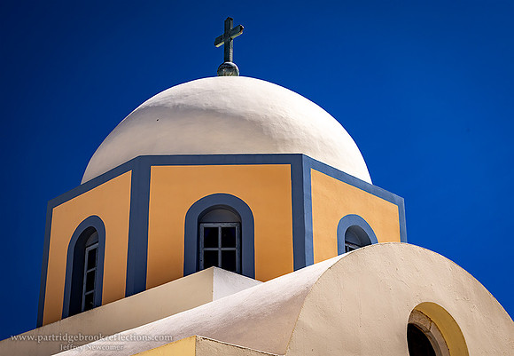 240916DomeCathedralOfSaintJohnTheBaptistSantoriniGr