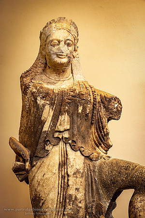 240908WingedNekeDelphiMuseumGr