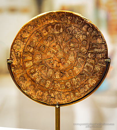 240913PhaistosDiscHeraklionArchaeologicalMuseumCreteGr