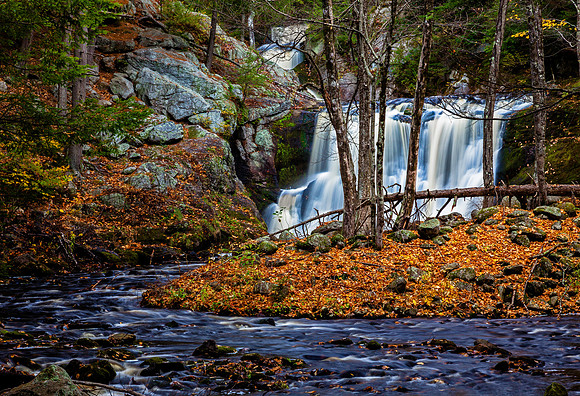 Dwonstream Doanes Falls, Royalston, Massachusetts