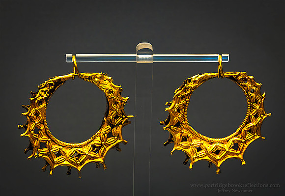 240909EarRingsNatArchMuseumAthensGr
