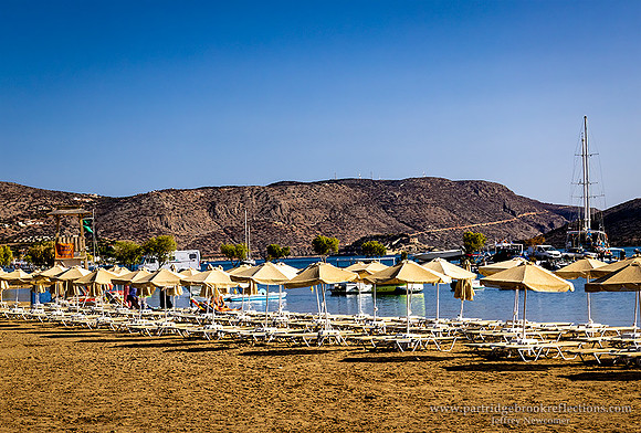 240914BeachChairsEloundaGr